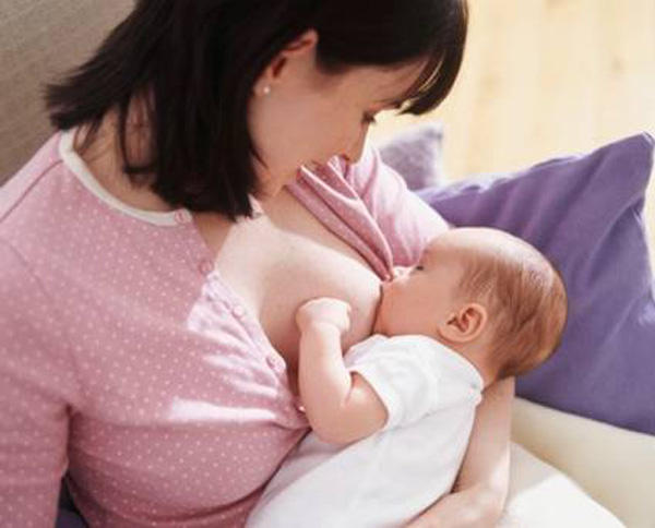 Cho con bú cũng ảnh hưởng đến kinh nguyệt